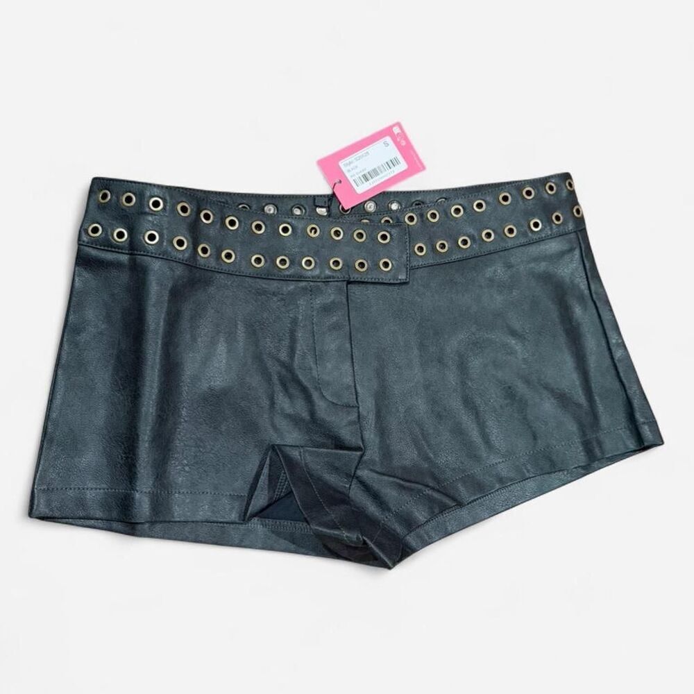 NWT kaylan grommet low rise faux edikted shorts - Picture 3 of 4